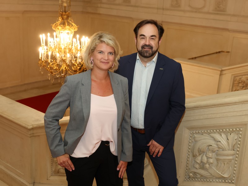 Managing Director Armin Egger, MBA und Head of Sales & Marketing Mag.(FH) Barabara Riedl, MSc, ppa.
